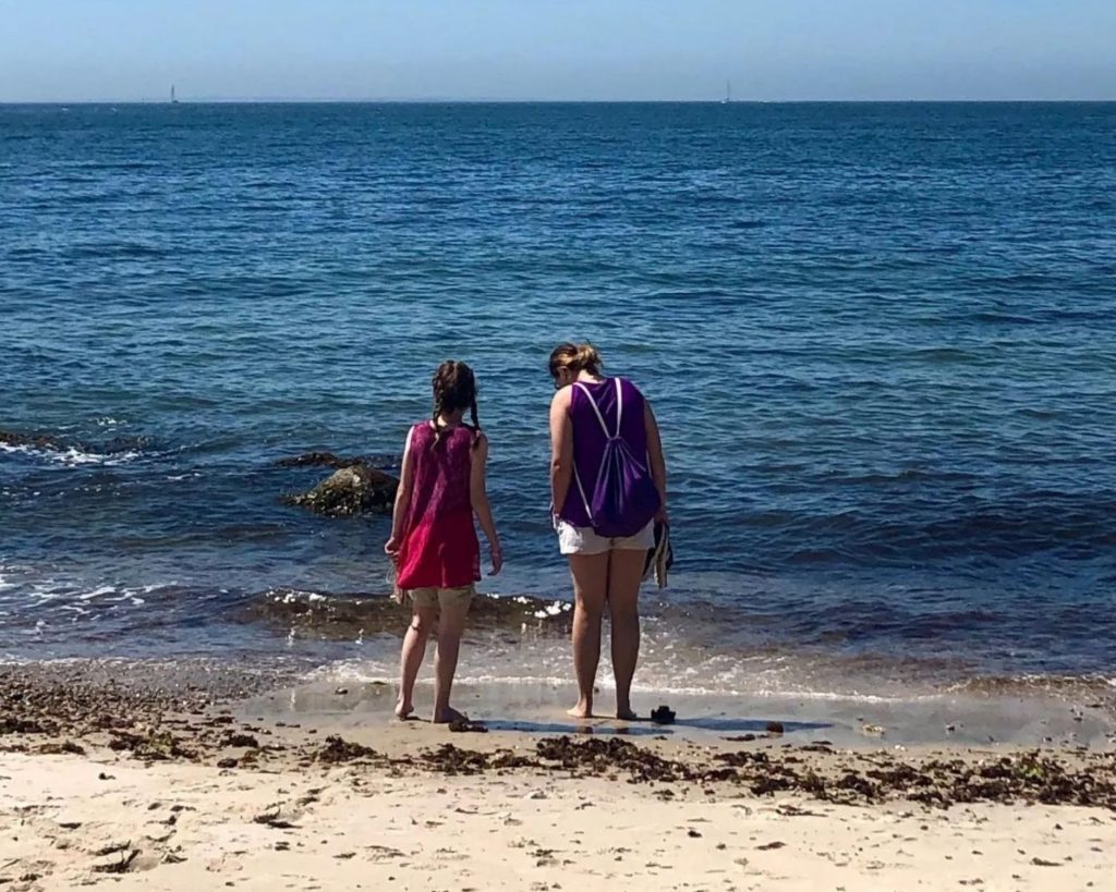 walk and talk therapy, teen therapy, child therapy, beach therapy. Florida, Connecticut, conidence and Clarity Today